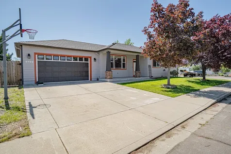 2702 Eagle Creek Drive White City OR 97503