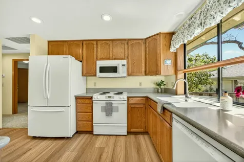 1027 Oak Knoll Drive Ashland OR 97520
