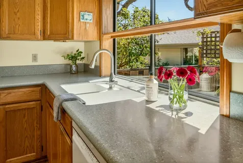 1027 Oak Knoll Drive Ashland OR 97520