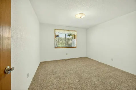 1027 Oak Knoll Drive Ashland OR 97520