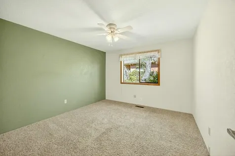 1027 Oak Knoll Drive Ashland OR 97520