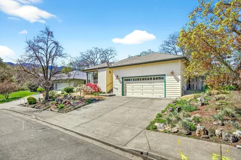 1027 Oak Knoll Drive Ashland OR 97520