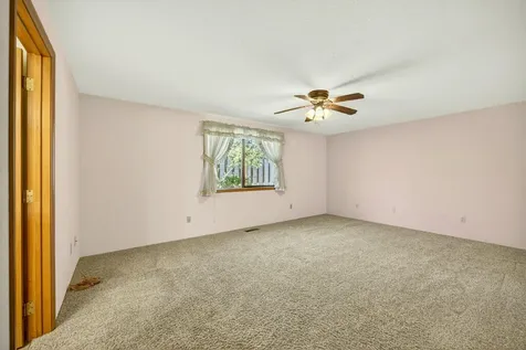 1027 Oak Knoll Drive Ashland OR 97520