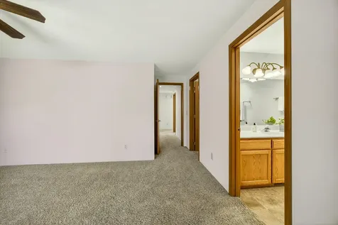 1027 Oak Knoll Drive Ashland OR 97520