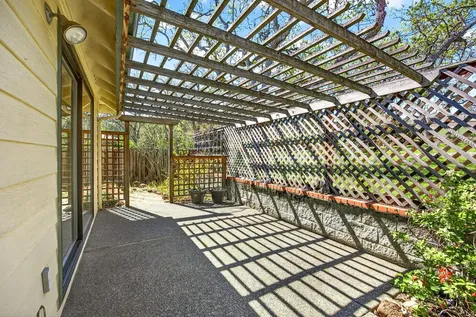 1027 Oak Knoll Drive Ashland OR 97520