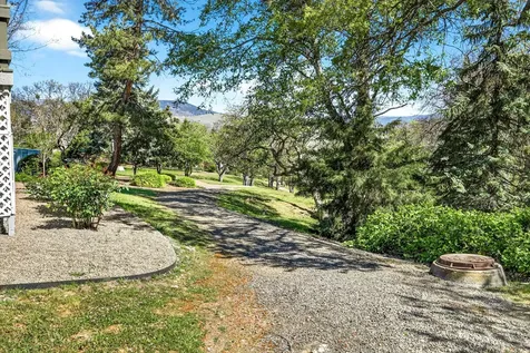 1027 Oak Knoll Drive Ashland OR 97520