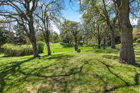 1027 Oak Knoll Drive Ashland OR 97520
