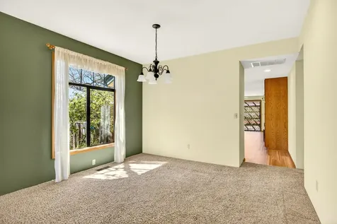 1027 Oak Knoll Drive Ashland OR 97520