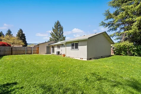 519 Glenn Way Central Point OR 97502