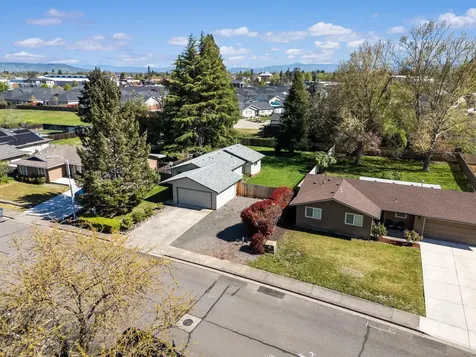 519 Glenn Way Central Point OR 97502