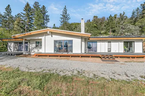 2555 Old Military Road Central Point OR 97502