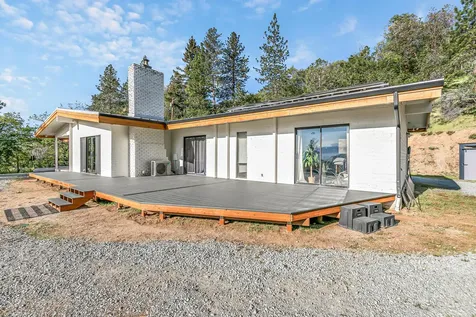 2555 Old Military Road Central Point OR 97502