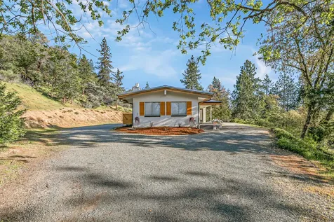 2555 Old Military Road Central Point OR 97502