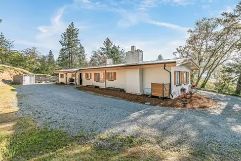 2555 Old Military Road Central Point OR 97502