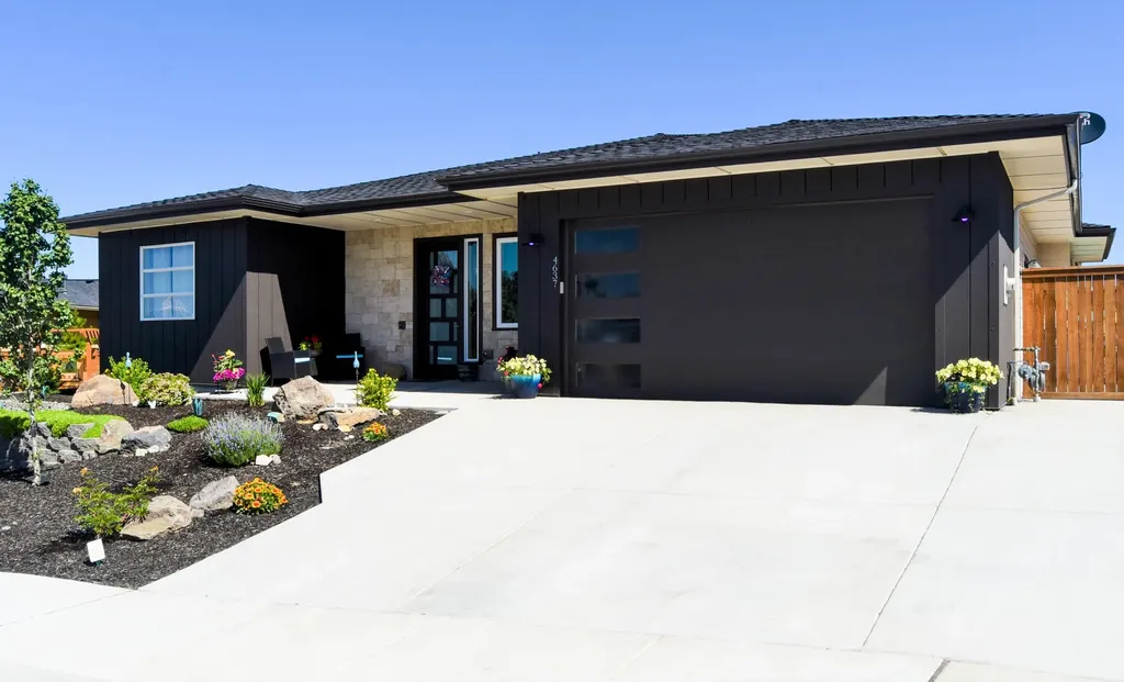 4637 SW Antelope Avenue Redmond OR 97756