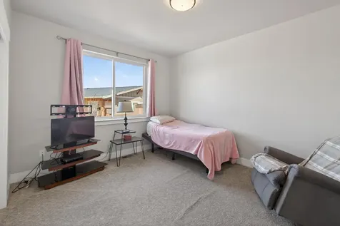 4637 SW Antelope Avenue Redmond OR 97756