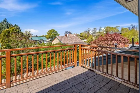 726 NW Birch Avenue Redmond OR 97756