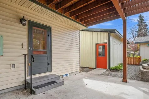 726 NW Birch Avenue Redmond OR 97756