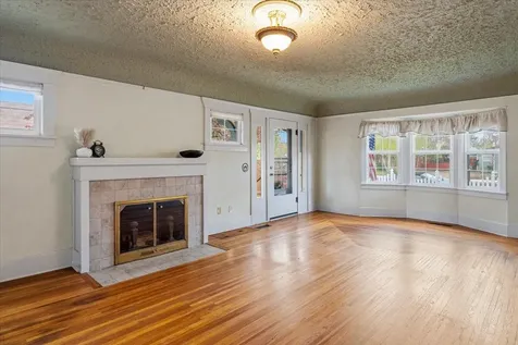 726 NW Birch Avenue Redmond OR 97756