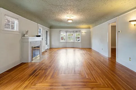 726 NW Birch Avenue Redmond OR 97756