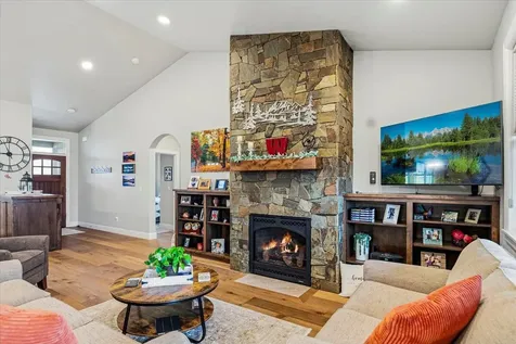63114 Pikes Court Bend OR 97701