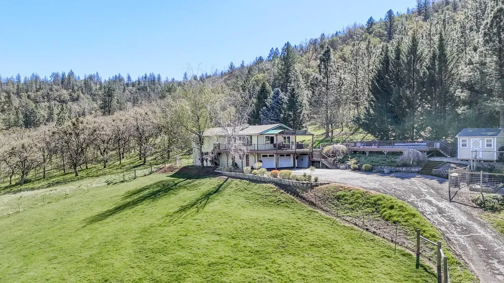 4131 W Griffin Creek Road Medford OR 97501