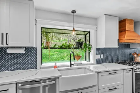 4131 W Griffin Creek Road Medford OR 97501