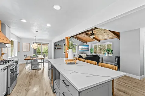 4131 W Griffin Creek Road Medford OR 97501