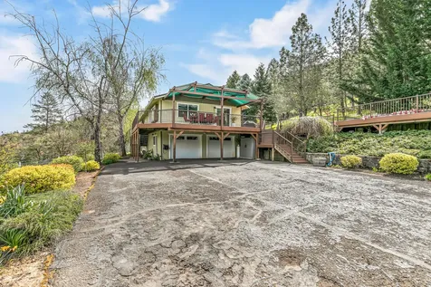 4131 W Griffin Creek Road Medford OR 97501