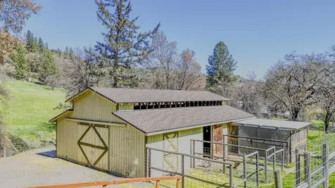 4131 W Griffin Creek Road Medford OR 97501