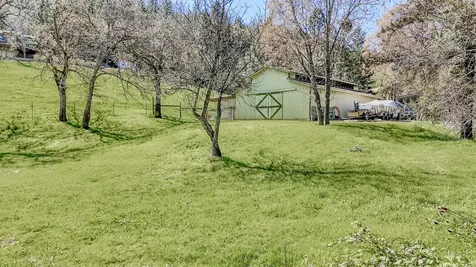 4131 W Griffin Creek Road Medford OR 97501