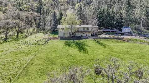 4131 W Griffin Creek Road Medford OR 97501