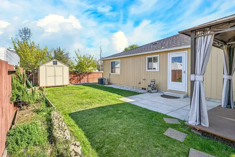 3851 Valley Meadows Drive White City OR 97503