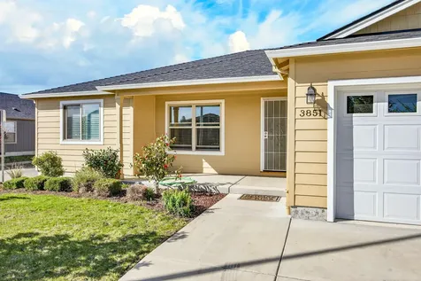 3851 Valley Meadows Drive White City OR 97503