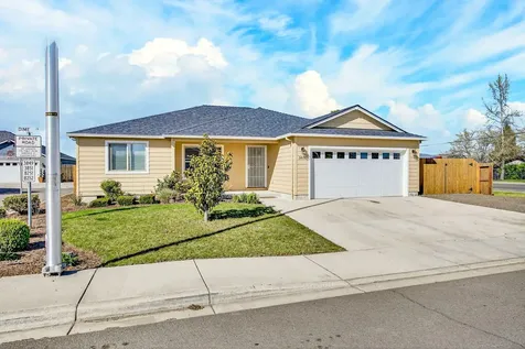 3851 Valley Meadows Drive White City OR 97503