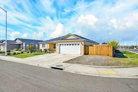 3851 Valley Meadows Drive White City OR 97503