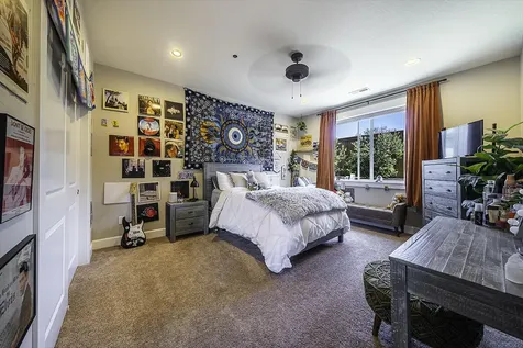 3274 Annapolis Drive Medford OR 97504