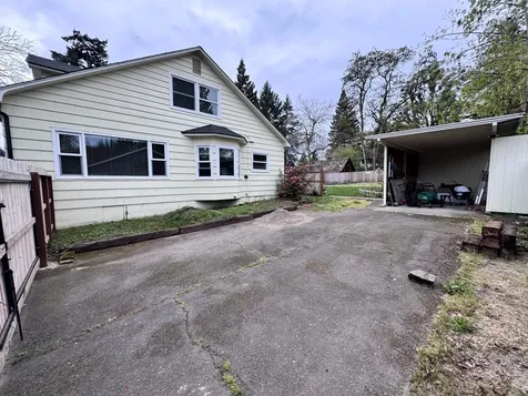 736 NW 3rd Street Grants Pass OR 97526