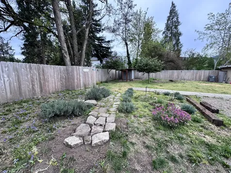 736 NW 3rd Street Grants Pass OR 97526