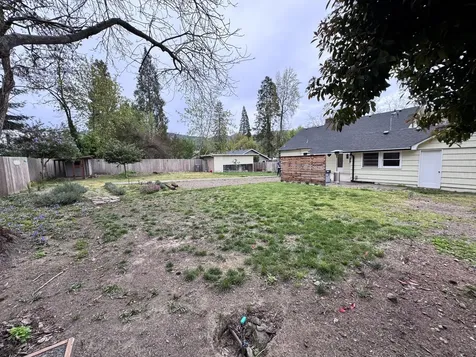 736 NW 3rd Street Grants Pass OR 97526