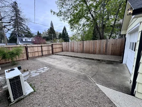 736 NW 3rd Street Grants Pass OR 97526