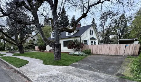 736 NW 3rd Street Grants Pass OR 97526