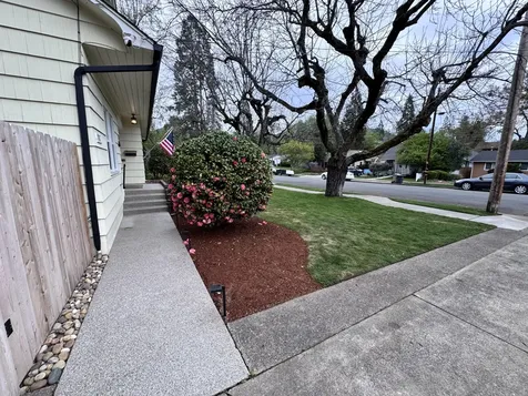 736 NW 3rd Street Grants Pass OR 97526