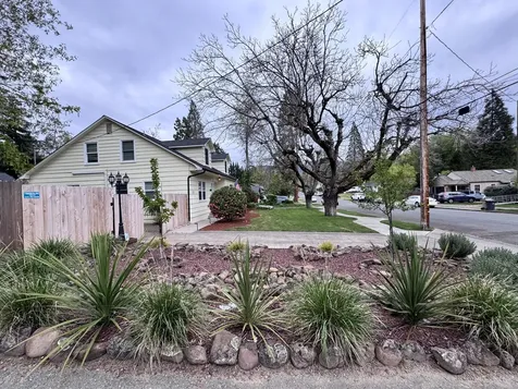 736 NW 3rd Street Grants Pass OR 97526