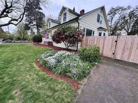 736 NW 3rd Street Grants Pass OR 97526