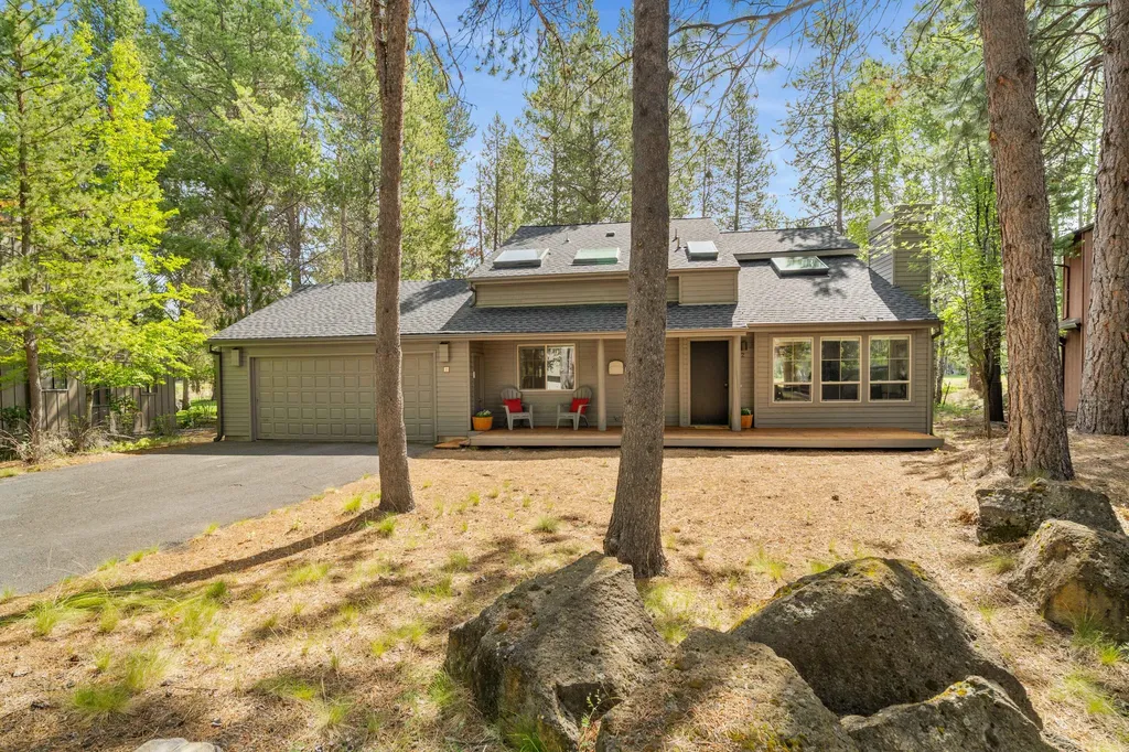 57308 Approach Lane Sunriver OR 97707
