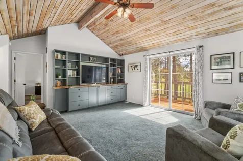 57308 Approach Lane Sunriver OR 97707