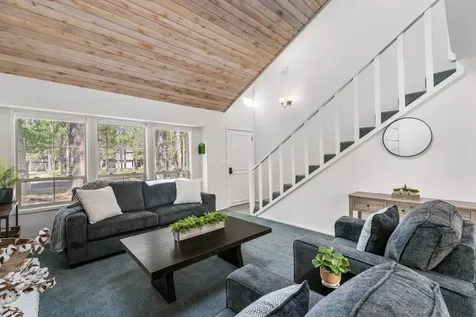 57308 Approach Lane Sunriver OR 97707