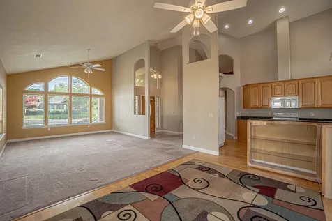 160 Keystone Way Eagle Point OR 97524