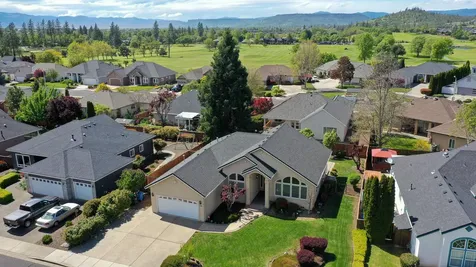 160 Keystone Way Eagle Point OR 97524